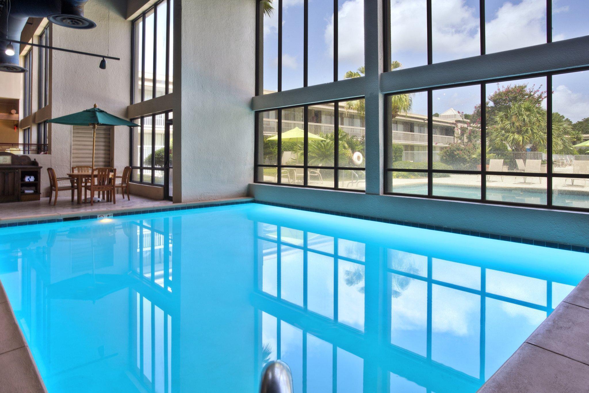 Holiday Inn Baton Rouge-South By Ihg Bagian luar foto